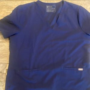 Size 2xl navy figs top